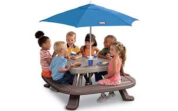Picnic Table with Market Umbrella