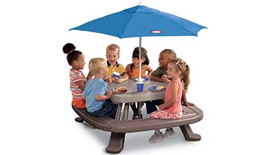 Picnic Table with Market Umbrella