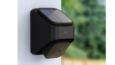 Blink Outdoor Camera with Solar Panel Charging Mount