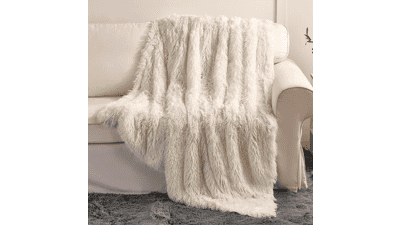 YUSOKI Cream White Faux Fur Throw Blanket