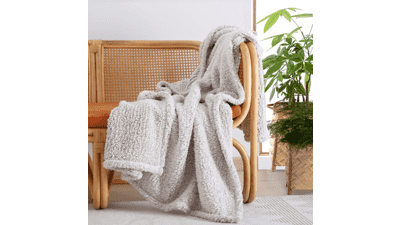 Ultra Soft Cozy Sherpa Throw Blanket