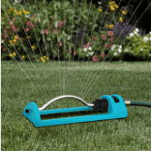 Oscillating Lawn Sprinkler - Covers up to 3,600 sq.ft