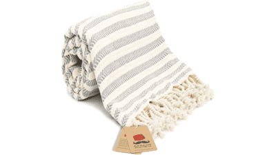 Arpa Grey Turkish Beach Towel: Quick Dry & Sand-Free!